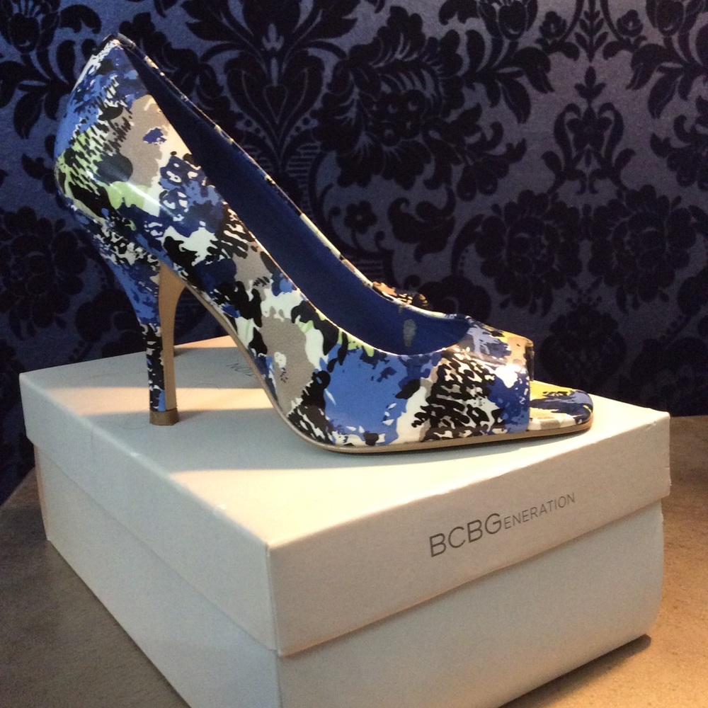 BCBGENERATION Ariel Hazy Blue Peep Toe so 71/2